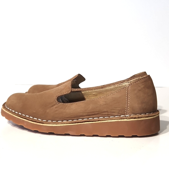 NEW!! L.L. Bean Classic Casual Leather Toasted Coconut Slip On Shoes Size 6 M(B) - Picture 5 of 10